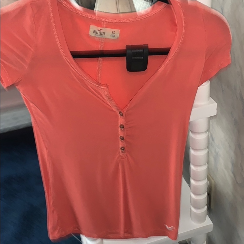 Hollister XS peach shirt